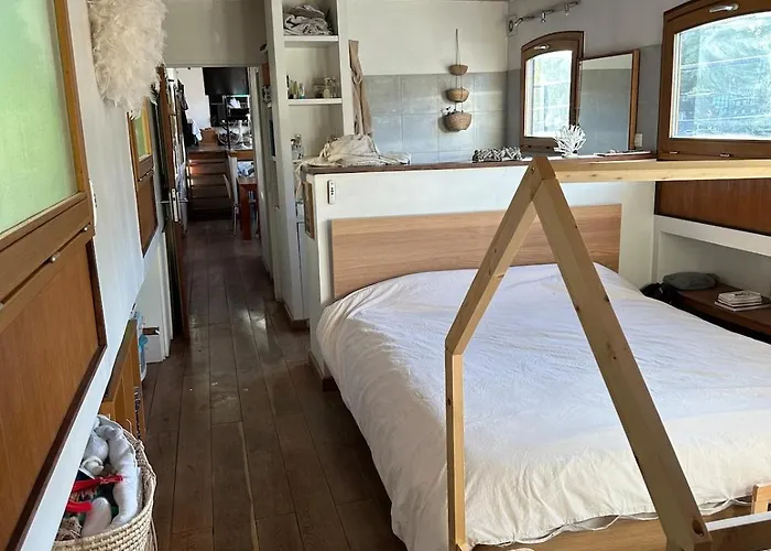 Peniche De Charme Dans La Foret Parisienne-cheminee-bulle Exterieure *