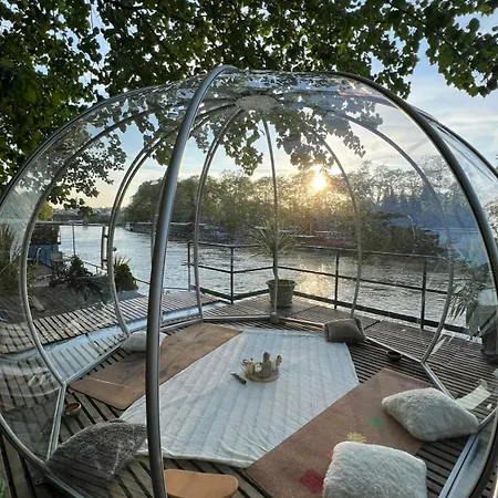 Peniche De Charme Dans La Foret Parisienne-cheminee-bulle Exterieure *