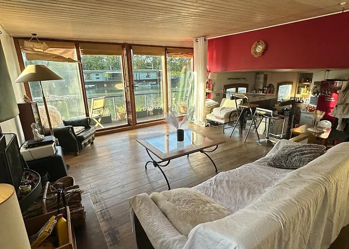 بوتيل Peniche De Charme Dans La Foret Parisienne-cheminee-bulle Exterieure باريس