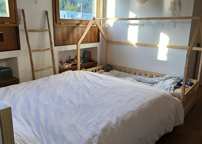 Peniche De Charme Dans La Foret Parisienne-cheminee-bulle Exterieure بوتيل