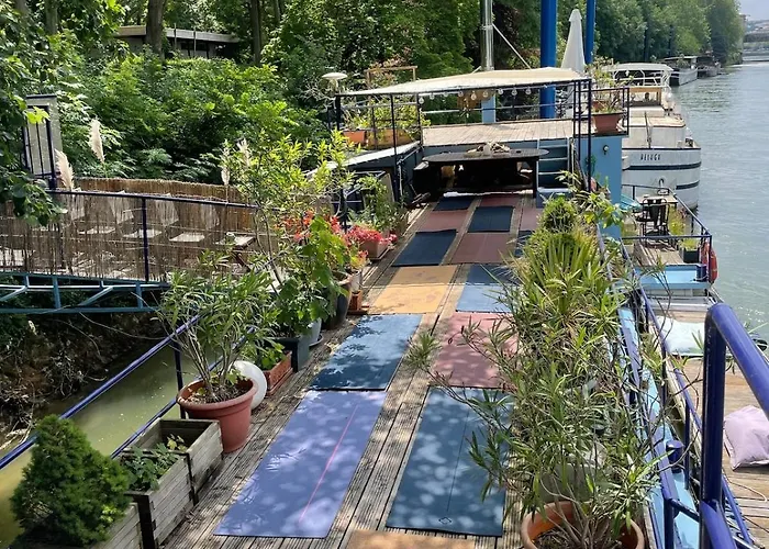 Bådhotel Peniche De Charme Dans La Foret Parisienne-cheminee-bulle Exterieure