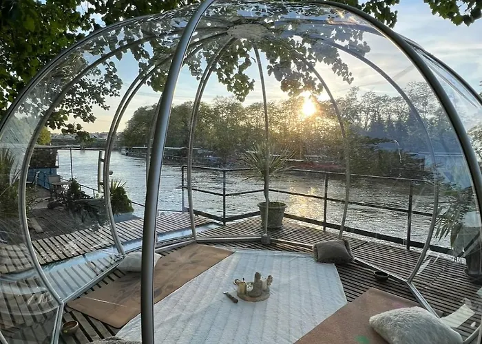 Peniche De Charme Dans La Foret Parisienne-cheminee-bulle Exterieure *